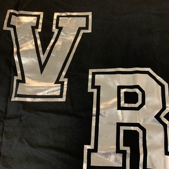 REVENGE X VENGEANCE Metallic Print Sz XL - Picture 4 of 5